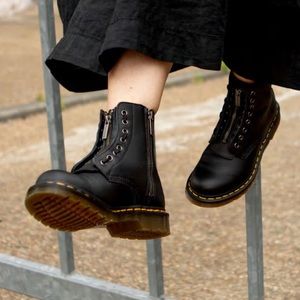 Dr.Martens 1460 Pascal Front Zip size 9 Women’s